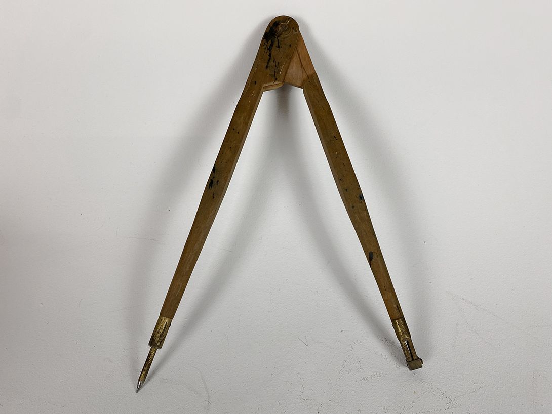 Foto Huge Compass Divider