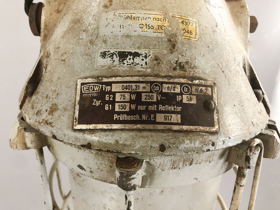 Foto Bunker Lamp EOW Industrial Hanging Lamp 1950s h37