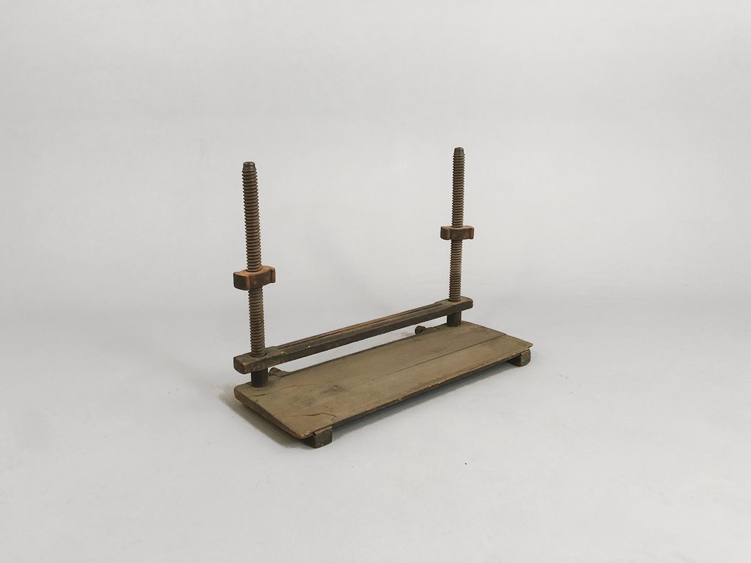 Foto Antique Wooden Industrial Press Squeezer h57