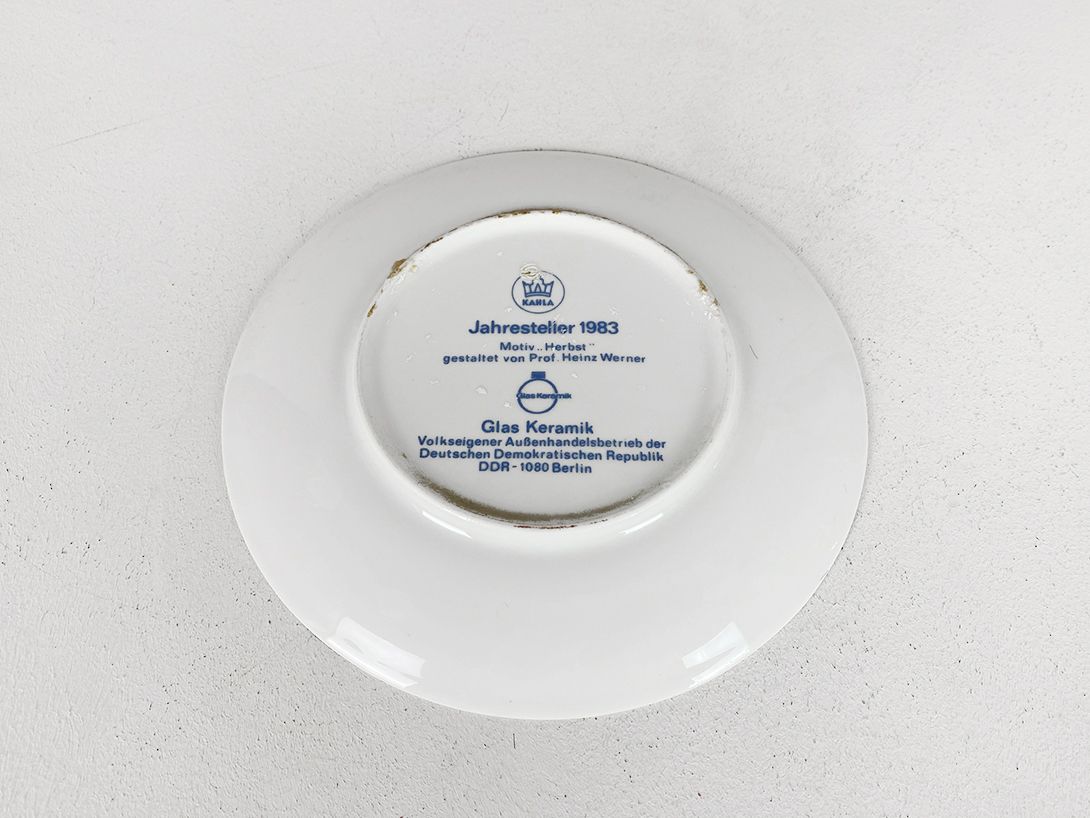 Foto GDR Handpainted Ceramic Plate 1983, h3x24