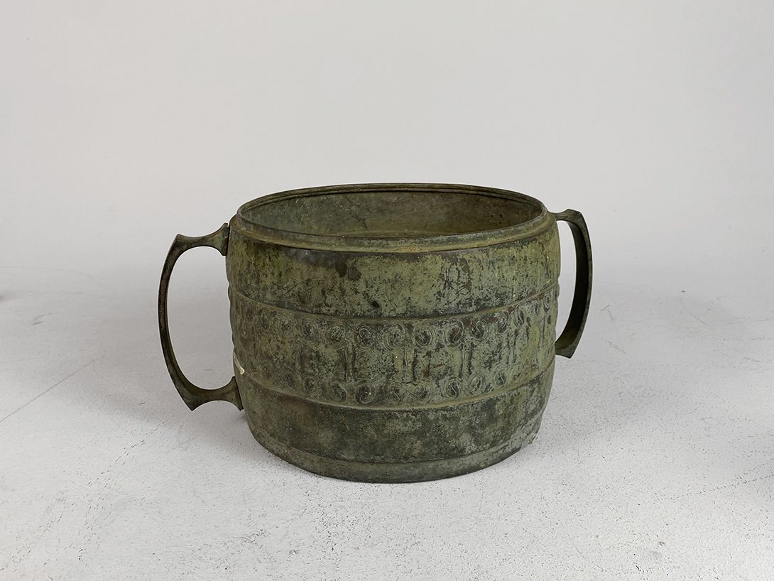 Foto Rusty Metal Pot with Handles h21x39x29