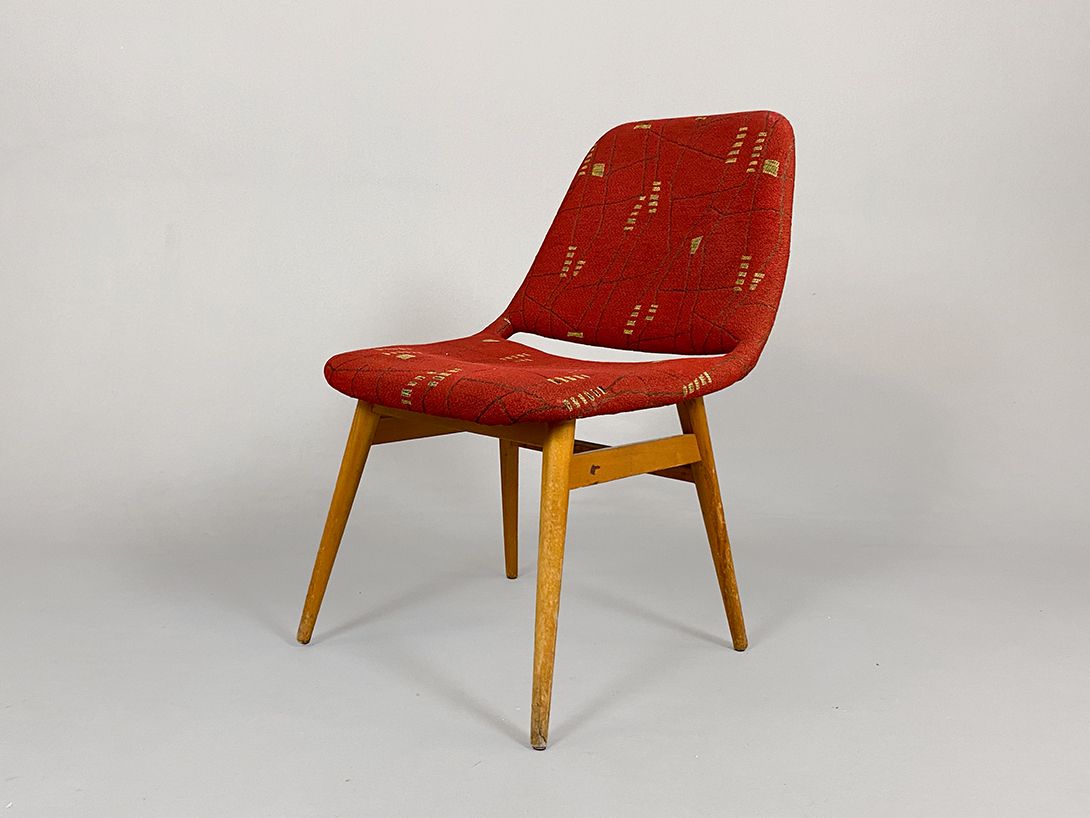 Foto Red Upholstered Chair h76x48x40