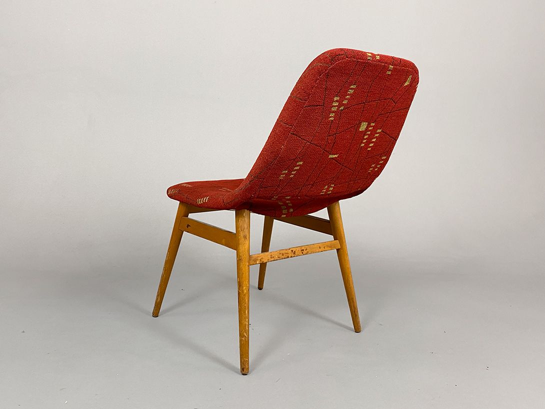 Foto Red Upholstered Chair h76x48x40