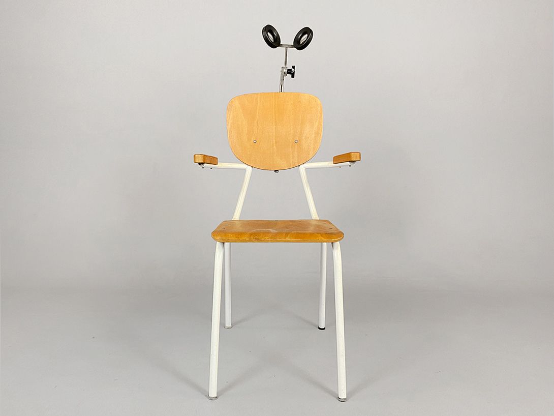 Foto Medical Chair with Headrest 1940