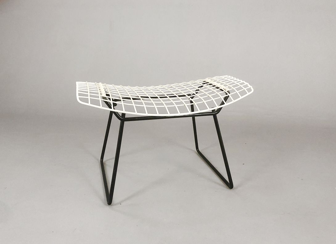 Foto Ottoman for Diamond Chair Harry Bertoia Wire Chair Stool for Knoll International 1962
