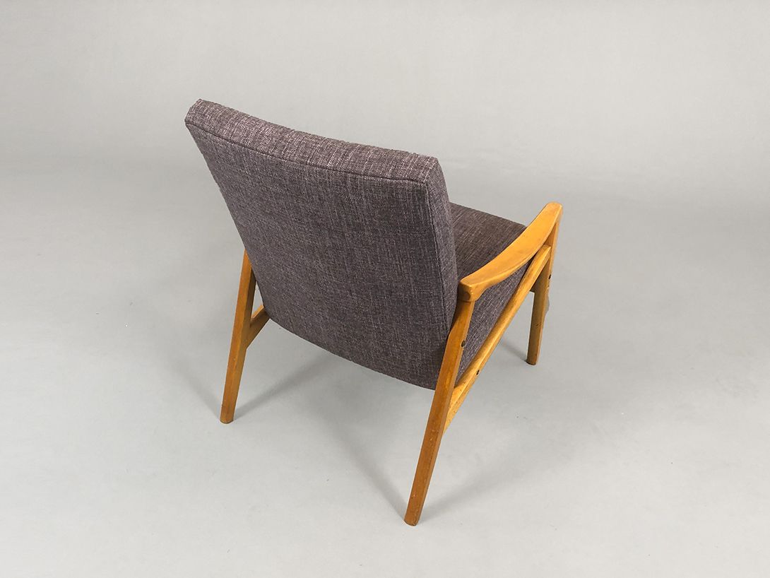 Foto Cloth Armchair Walnut Western Germany