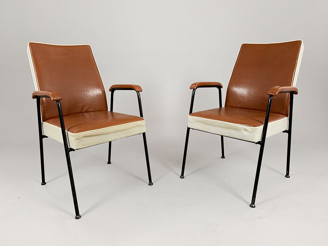 Foto Leatherette Armchair Pair 1950s