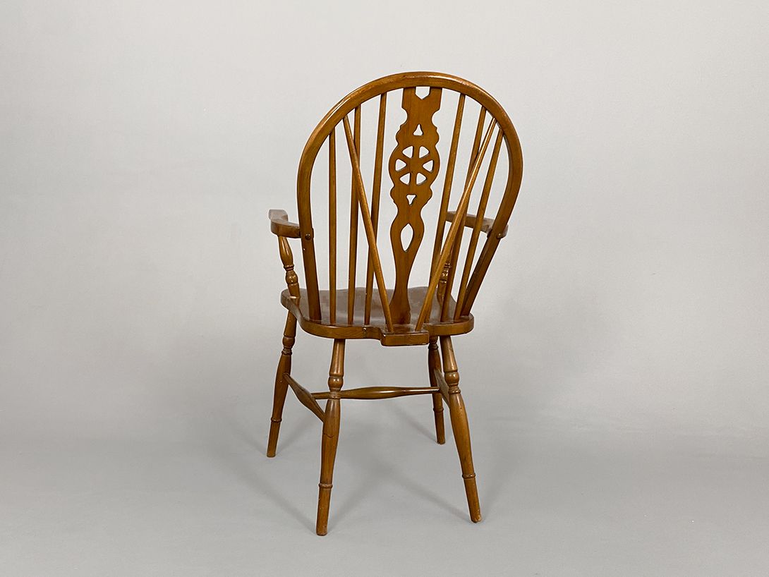 Foto Carved Windsor Armchair USA
