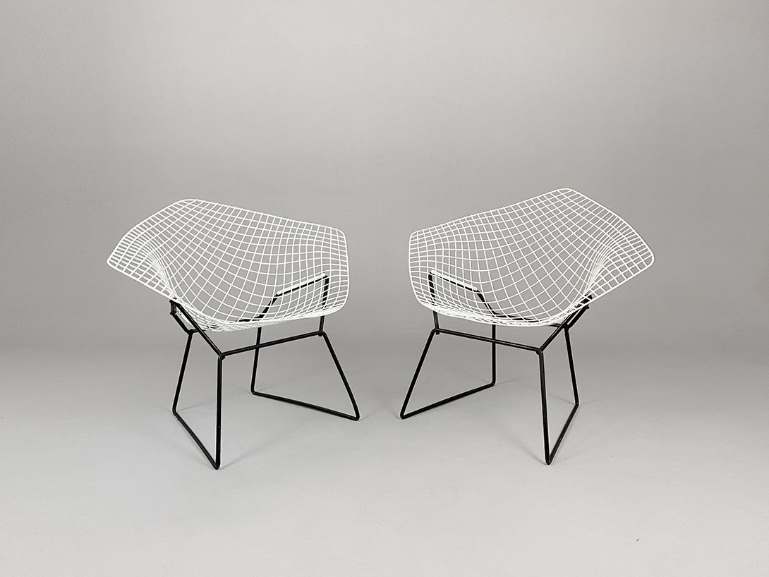 Foto Little Diamond Chair Harry Bertoia  in White and Black h76x54x38