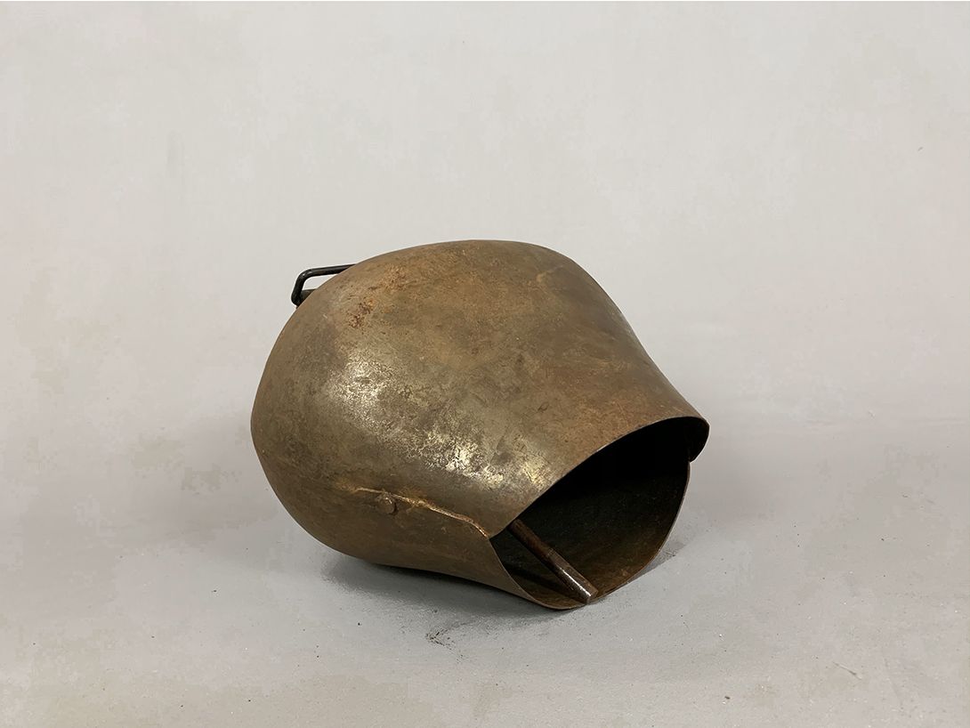 Foto Big Antique Cowbell