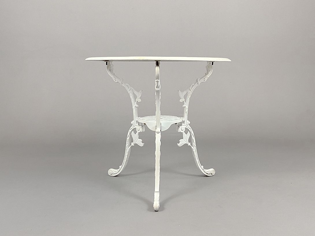 Foto Ornate White Metal Garden Table h65x72