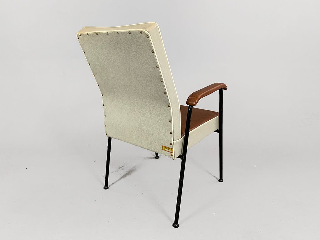 Foto Leatherette Armchair Pair 1950s