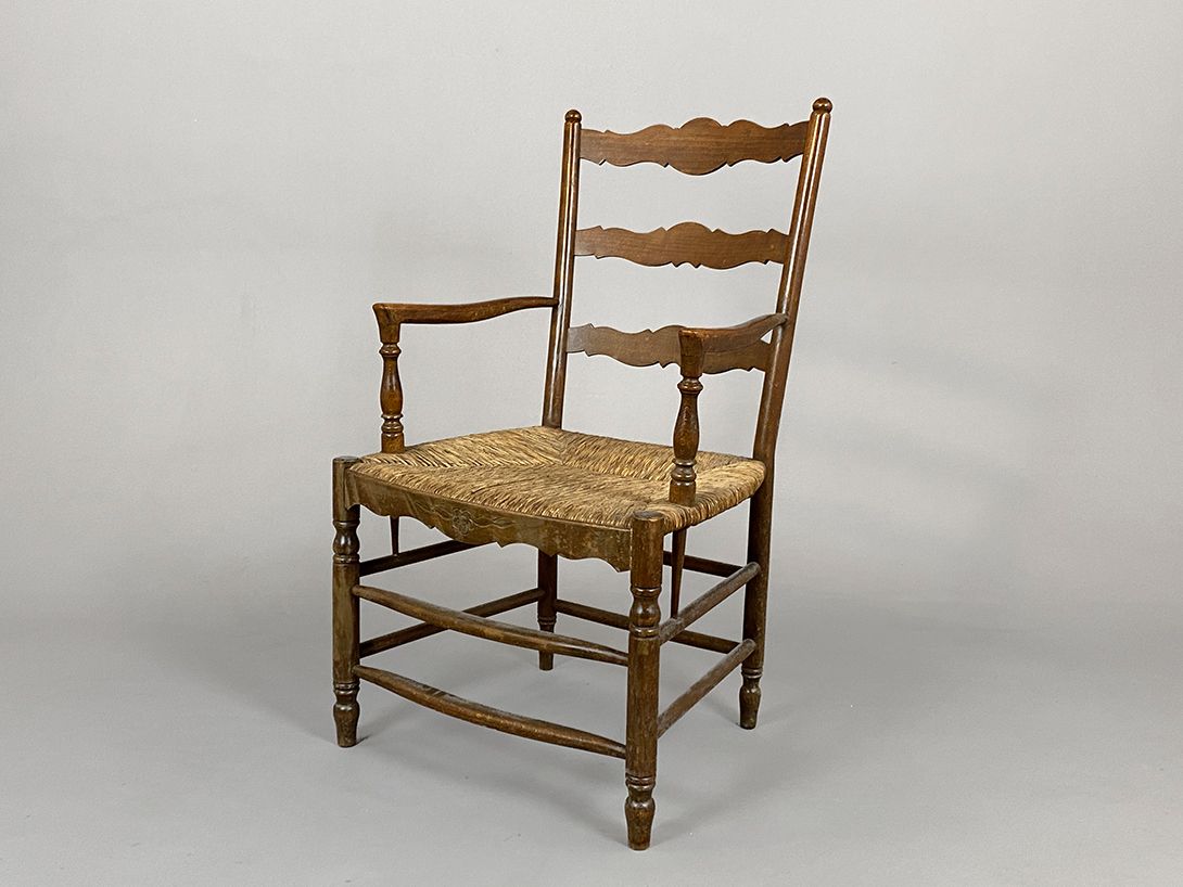 Foto Rustic Wooden Armchair with Woven Cord Seat Münster 1876