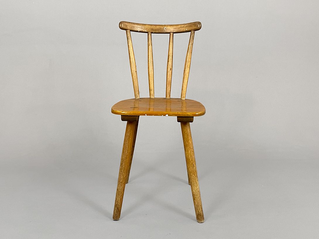 Foto Wooden Farmer Kitchen Chair with Braces in Back Würzburg 1910