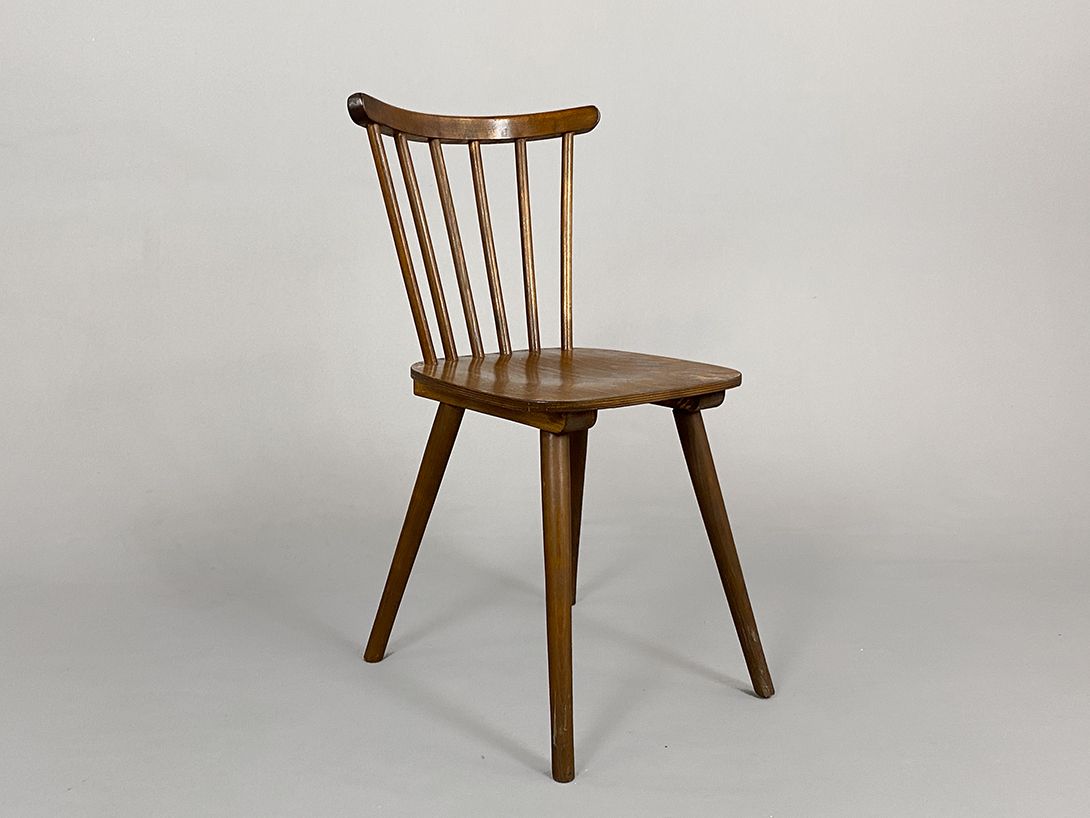Foto Wooden Farmer Chair with Braces in Back Stockholm 1909