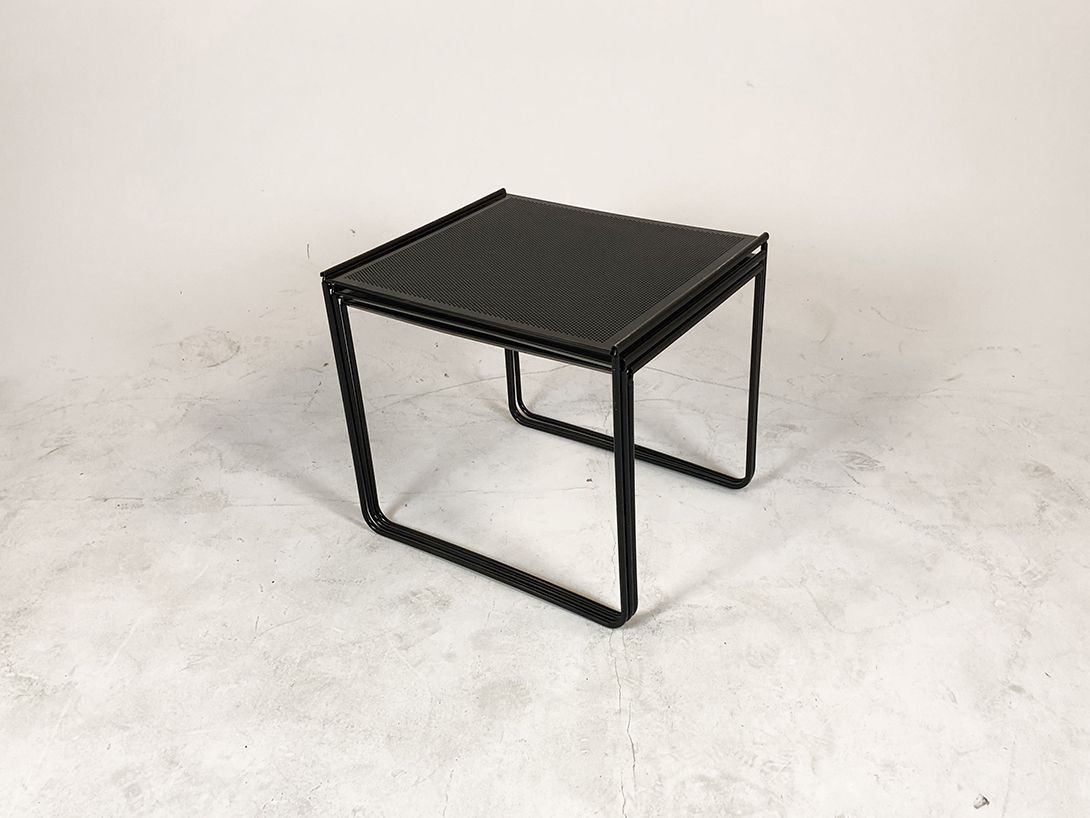 Foto Black Metal Grid Nesting Tables h44x50x44