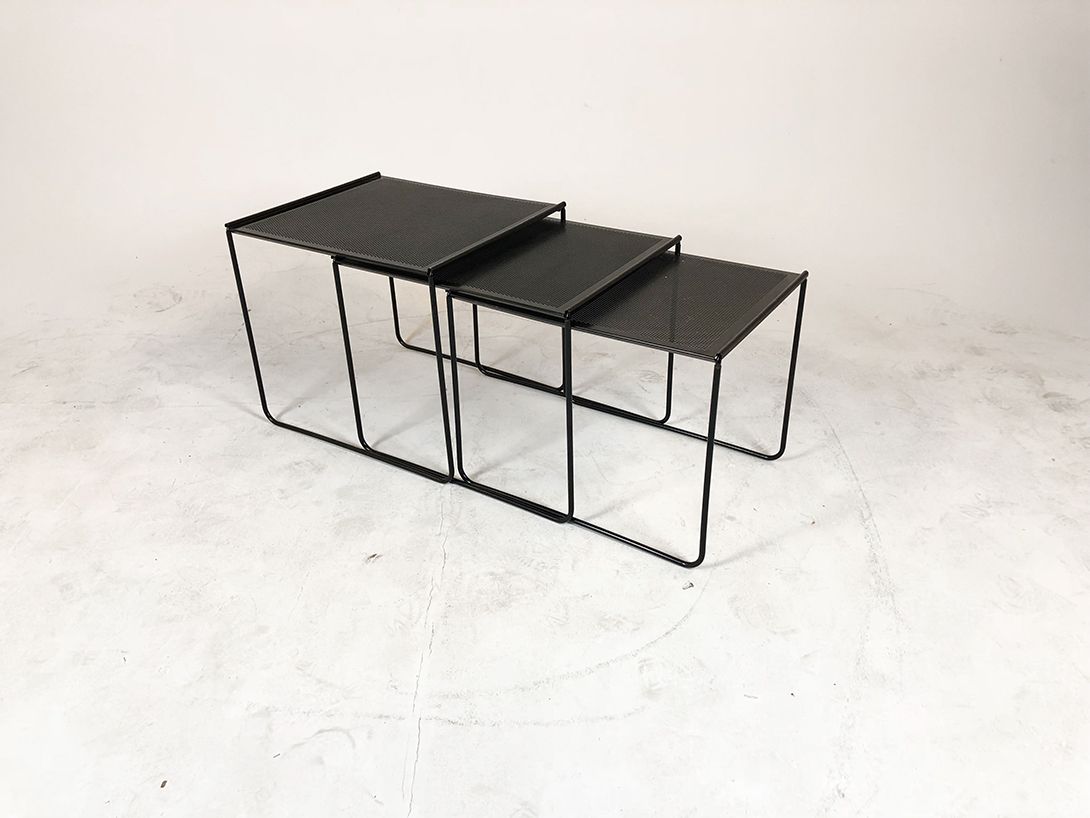 Foto Black Metal Grid Nesting Tables h44x50x44