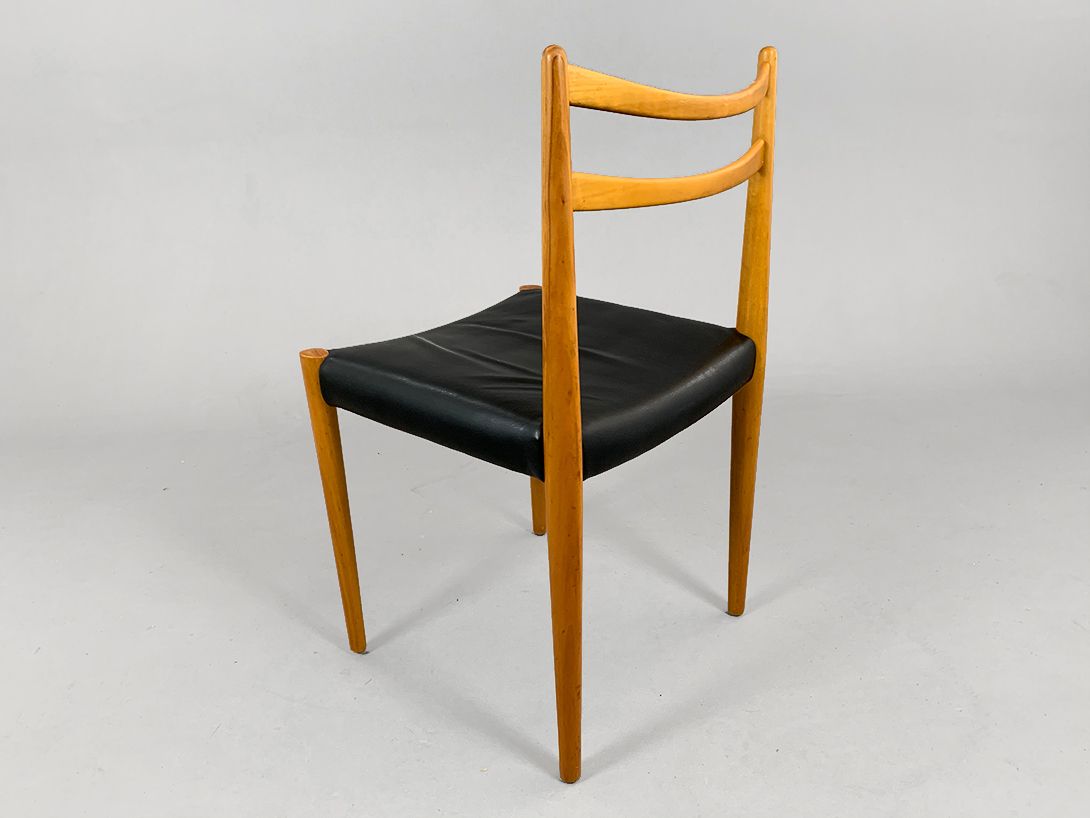 Foto Danish Walnut Dining Chair Leather Seat 1967