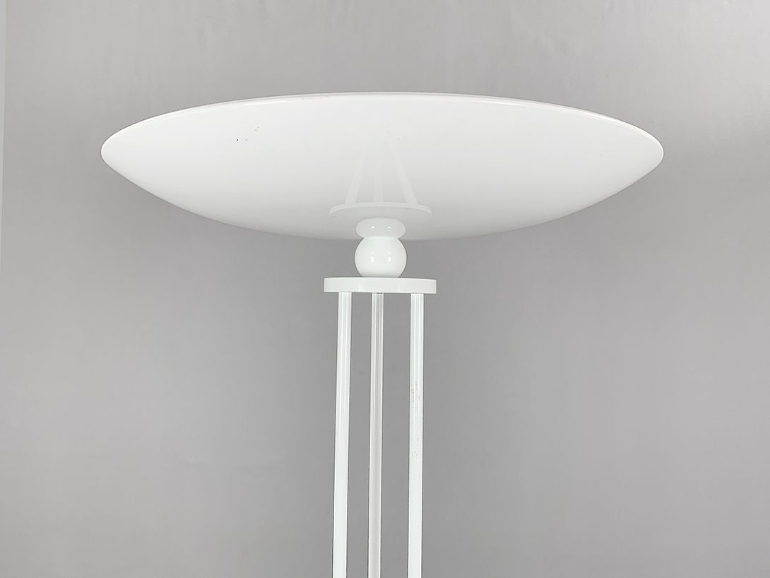 Foto Huge Floor Lamp White Memphis Era 1984 h192 A1