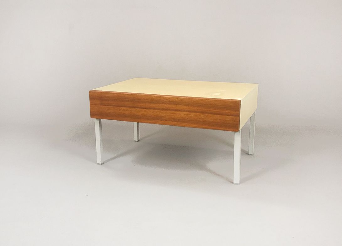 Foto Interluebke White Sideboard with Wooden Drawer 1970 w60