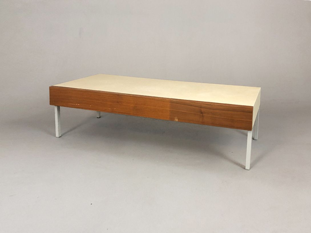 Foto Interluebke White Low Board with Drawers, 1970 w119