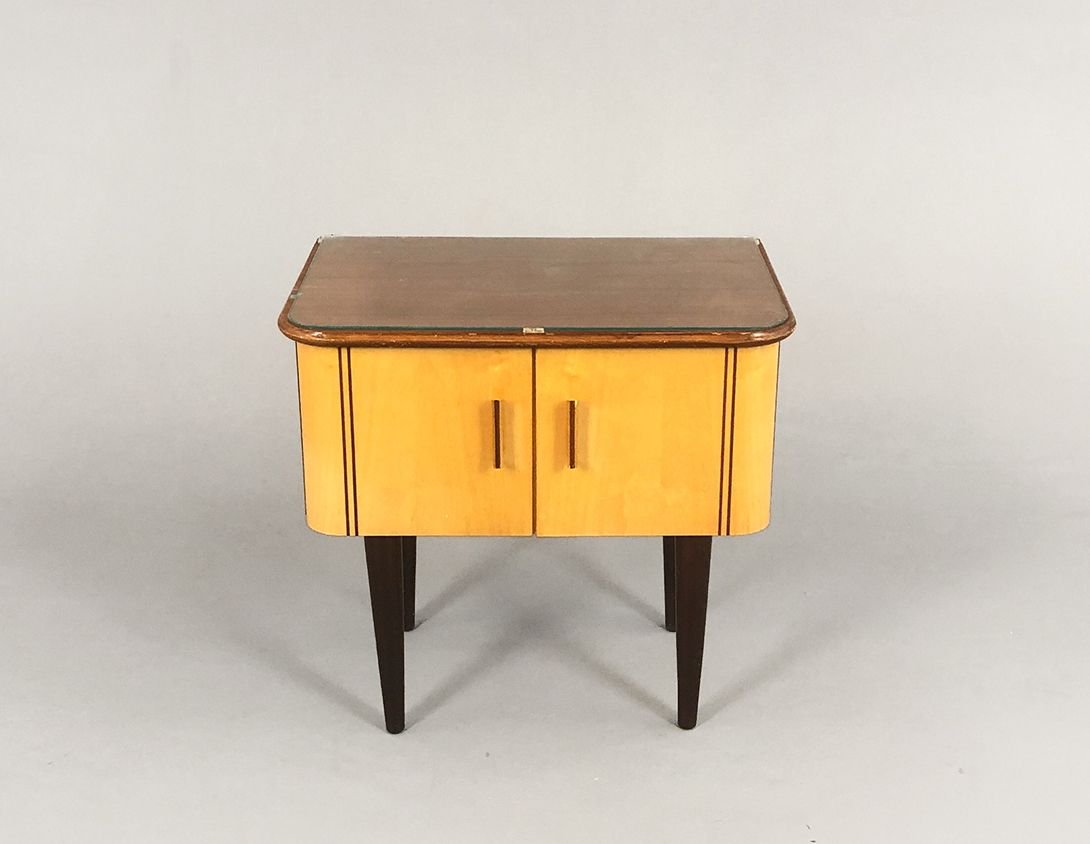 Foto Bedside Table Dresser Small Commode Bingen 1952 h51