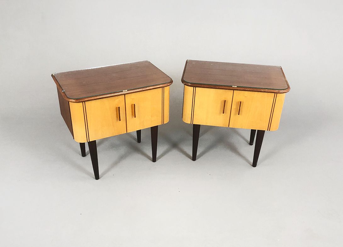 Foto Bedside Table Dresser Small Commode Bingen 1952 h51
