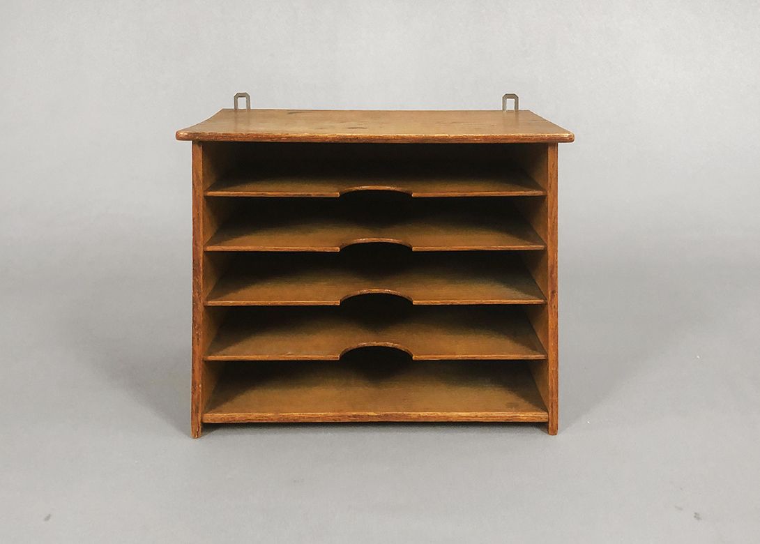Foto Tiny Wooden Wall Shelf for Documents