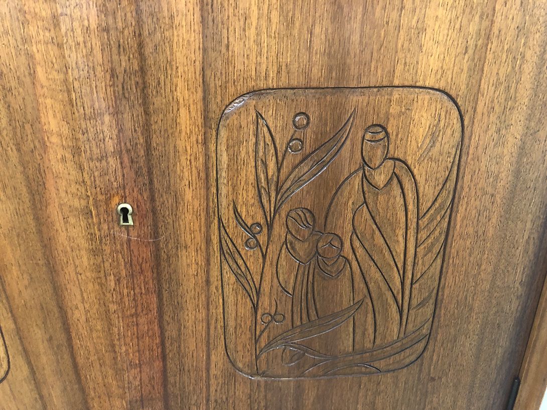 Foto Highboard Walnut Bookshelf with Carved Details Bozen 1961 h200