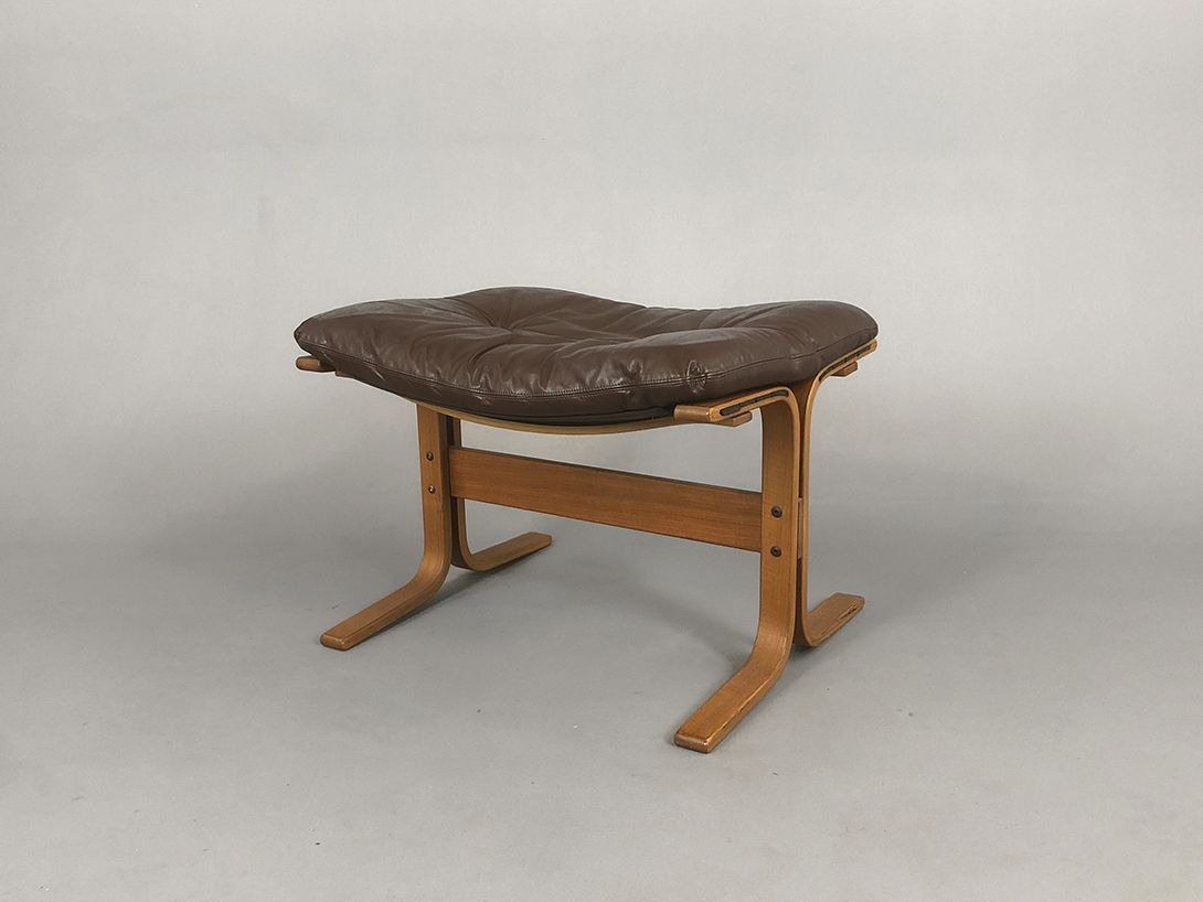 Foto Footstool Leather Brown Ottoman Ingmar Relling for Westnofa 1968