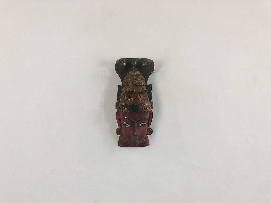 Foto Red Wooden Inka Mask