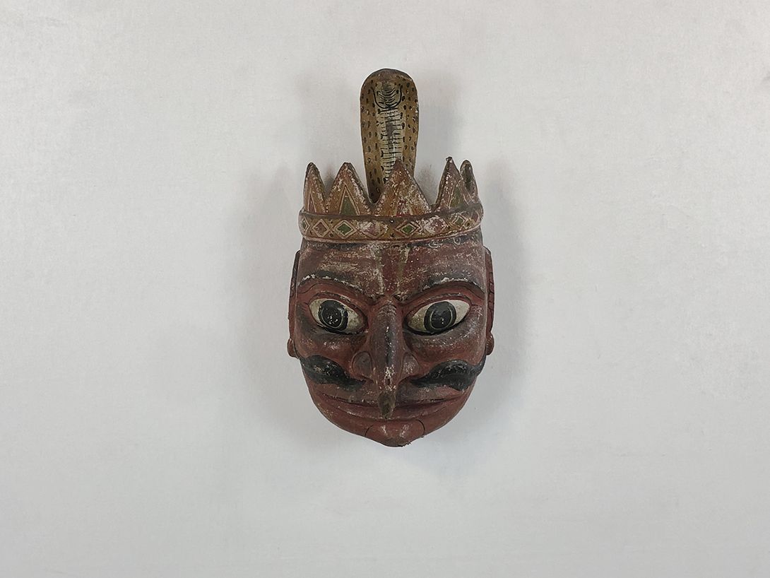 Foto Sri Lanka Giant Mask with Cobra and Crown