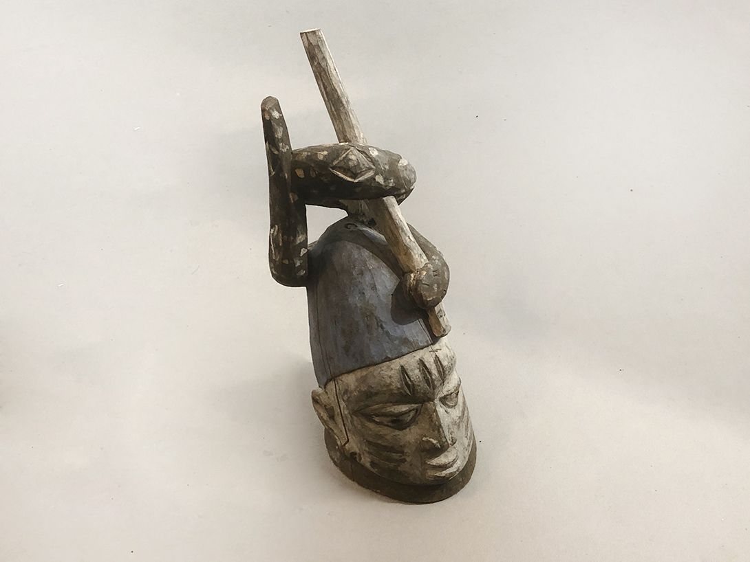 Foto Wooden Carved Head with Snake 44&#215;17 # 765