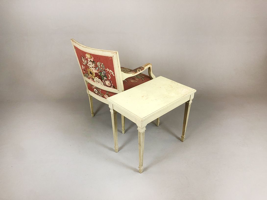 Foto Wooden Side Table Prussian Classicism, Potsdam 1910 h56