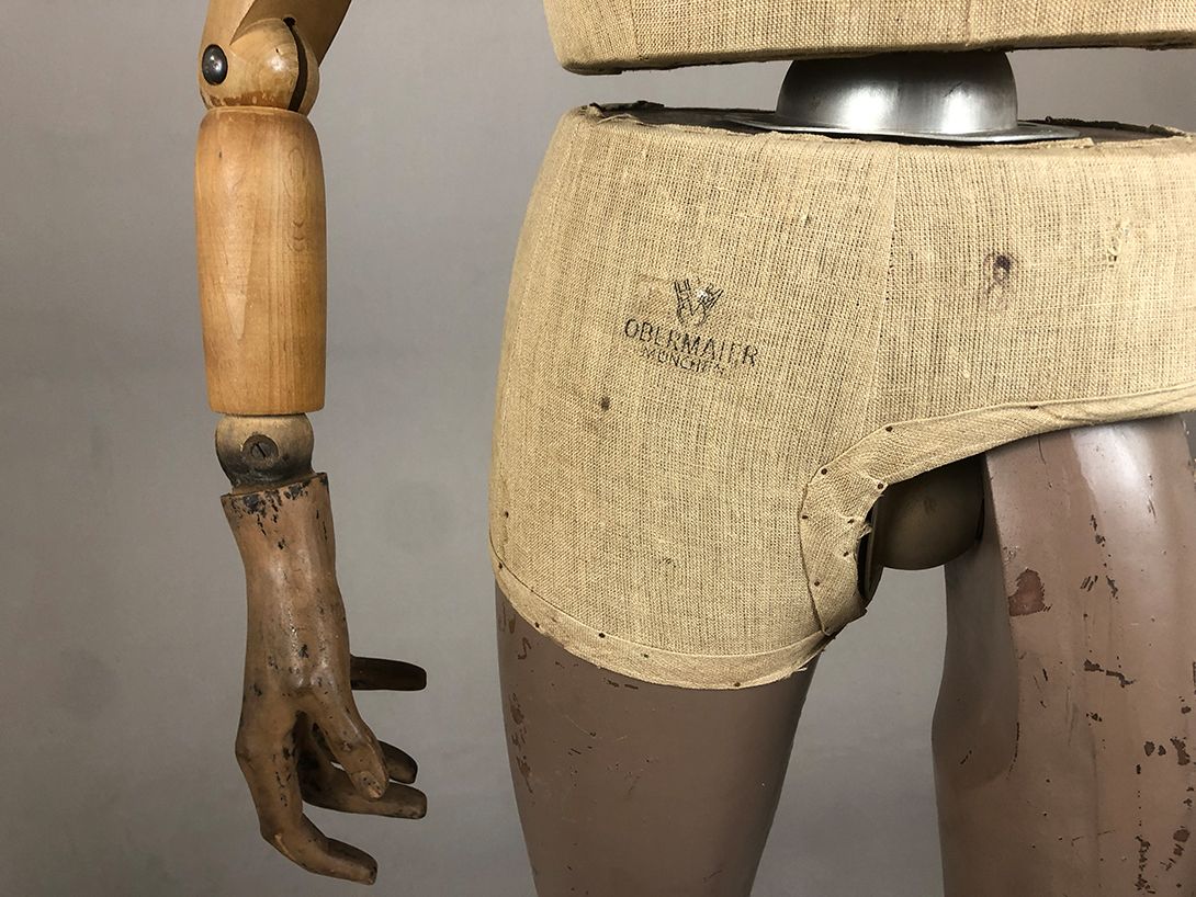Foto Mannequin with Adjustable Arm and Great Details by Obermeier h180