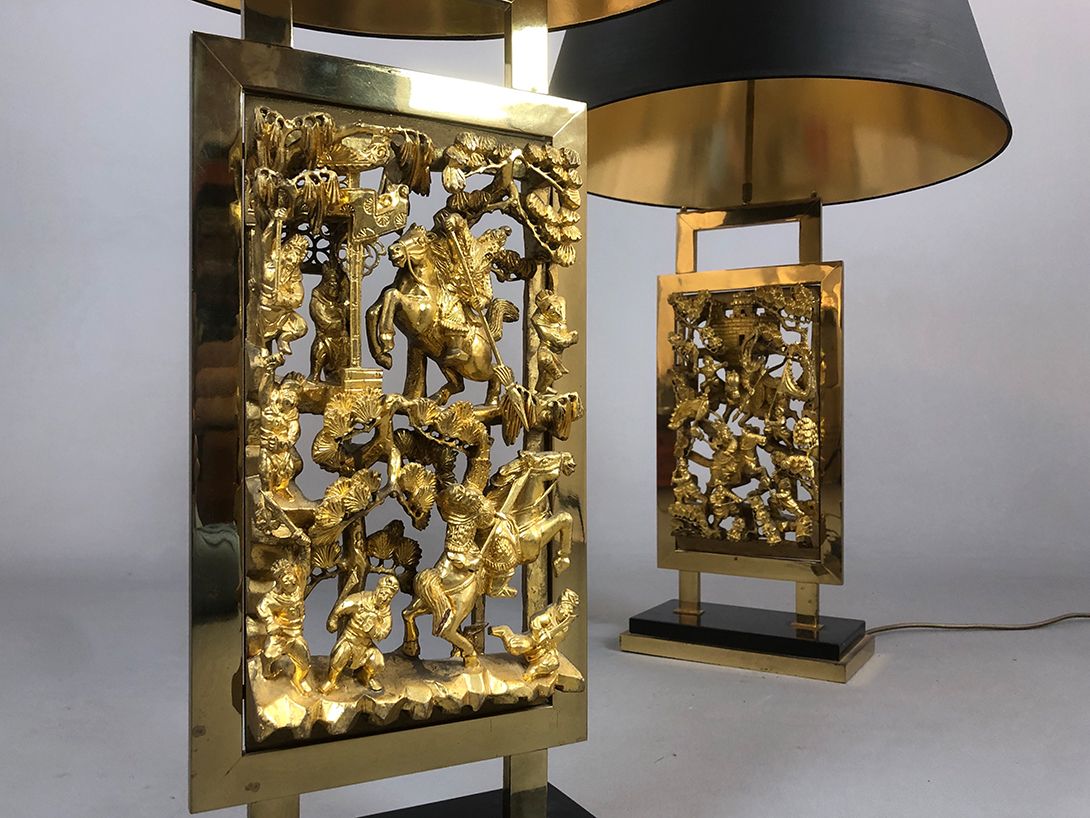 Foto Table Lamp Golden Body and Carved Wooden Paneling Milano 1968 h92 E2