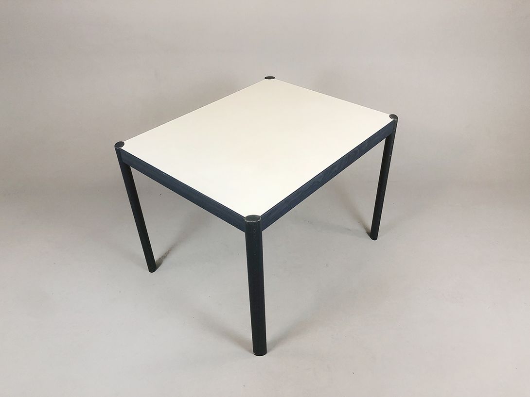 Foto Simple Black and White Dining Table h75x100x80