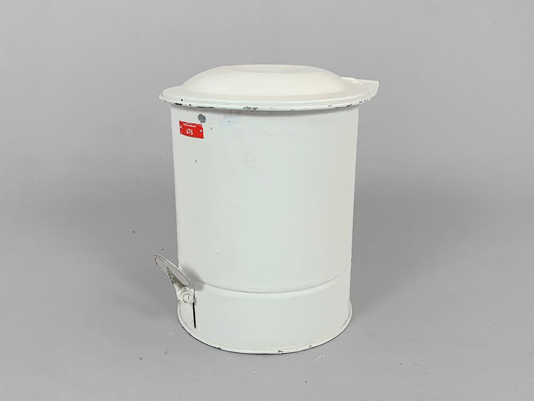 Foto Metal Ashtray Medicine Clinic Bin White Hospital 1952 h37
