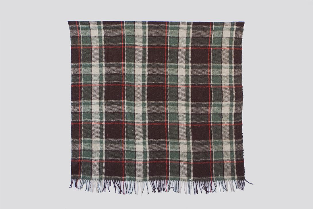 Foto Classic Scottish Wool Blanket Red and Green 140x135cm