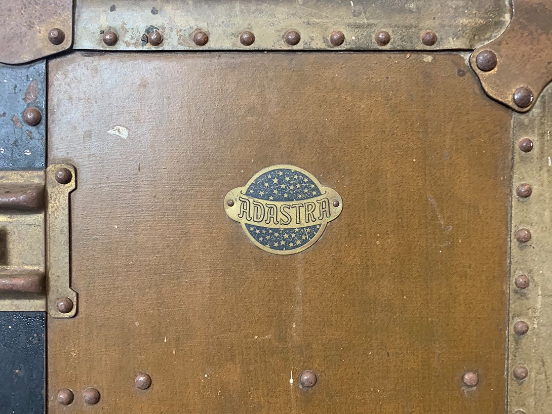 Foto Wardrobe Trunk Globetrotter by Adastra initial J.M Munich 1910 h117