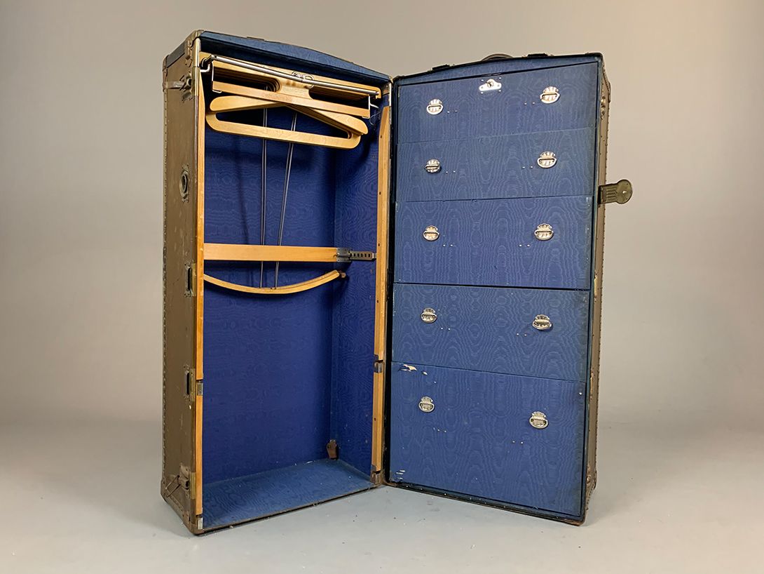 Foto Wardrobe Trunk Globetrotter by Adastra initial J.M Munich 1910 h117
