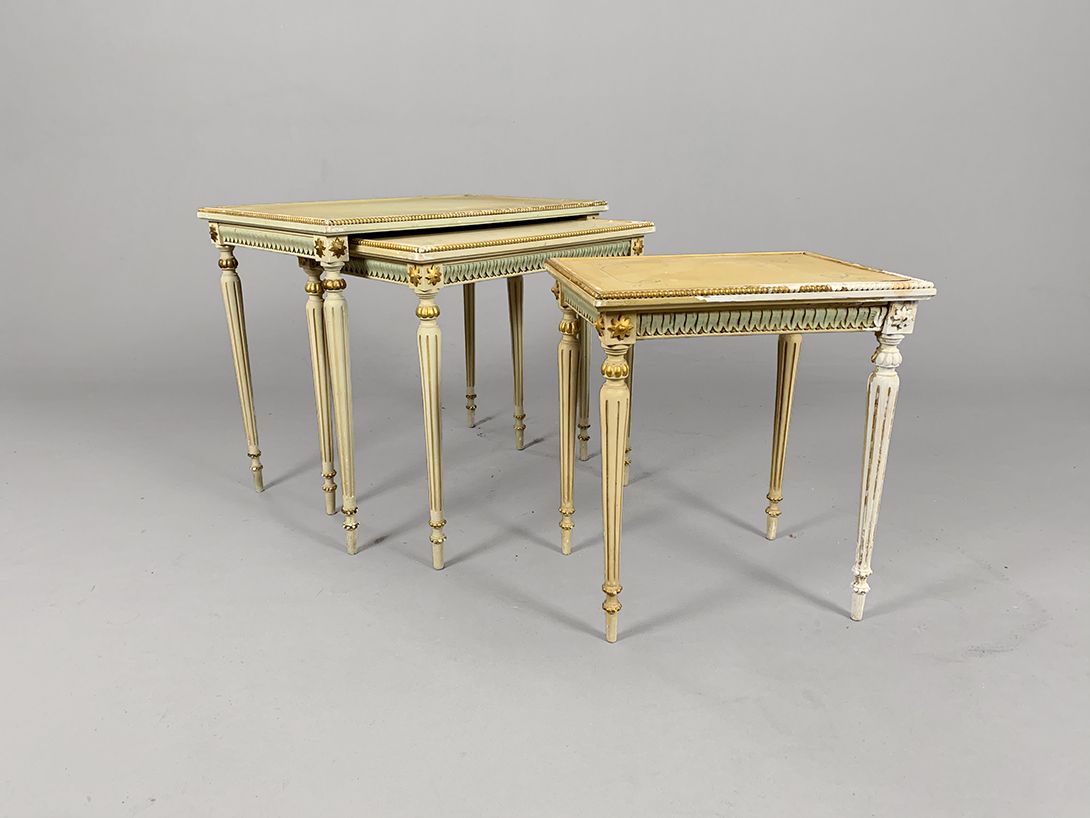 Foto Nesting Table Set Wood Prussian Classicism, Potsdam 1910 h52