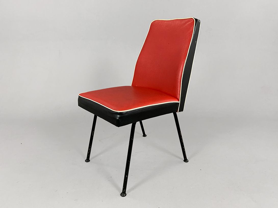 Foto Leatherette Red Vinyl Executive German Chair Metal Base 1958