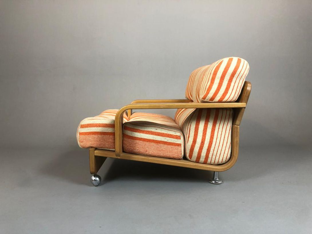 Foto Arne Wahl Iversen for Niels Eilersen Lounge Chair With Striped Vintage Fabric 1964