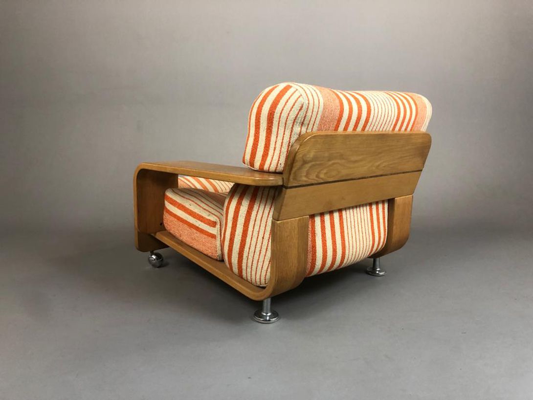 Foto Arne Wahl Iversen for Niels Eilersen Lounge Chair With Striped Vintage Fabric 1964