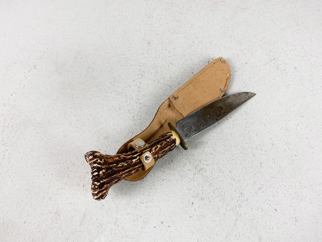 Foto Hunting Knife With Leather Sheath
