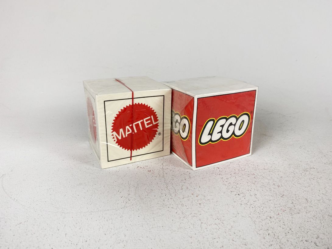 Foto Lego and Mattel Cube Scribbling Blocks