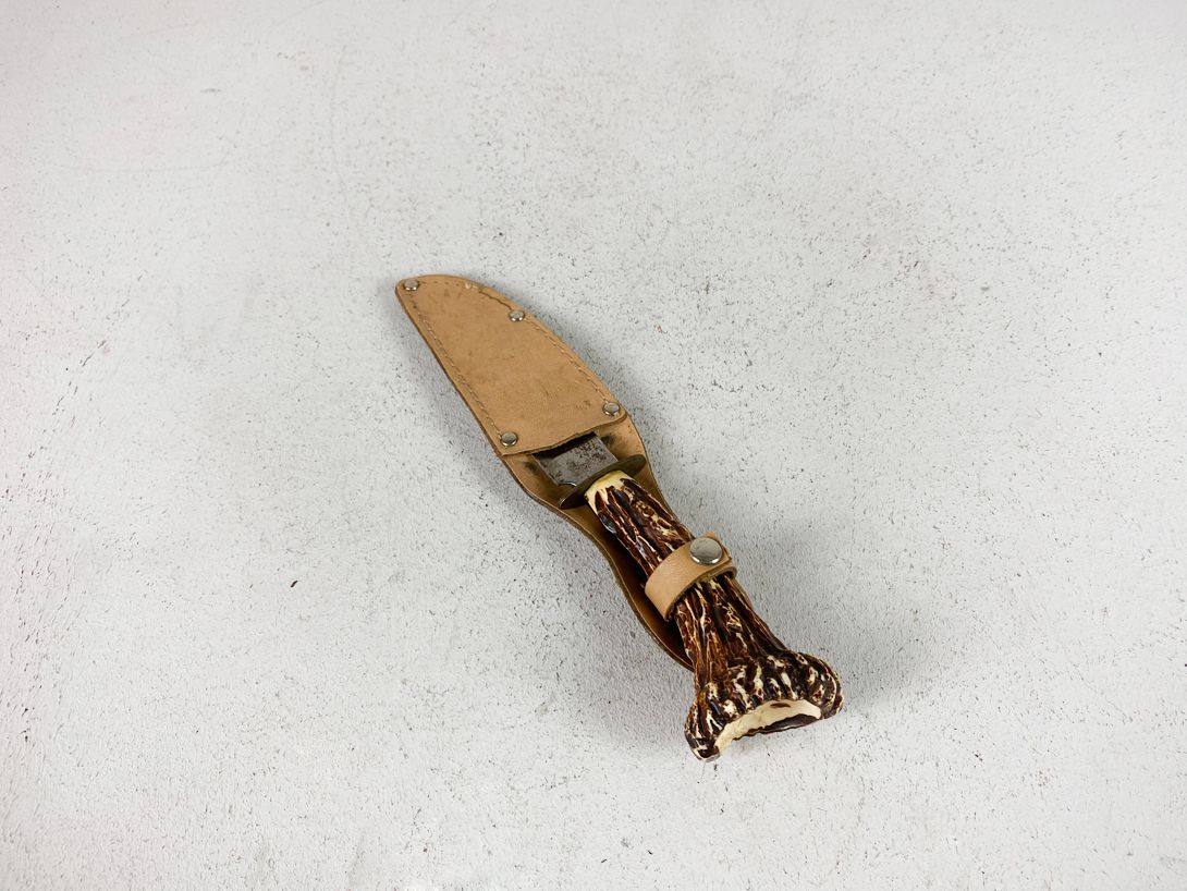 Foto Hunting Knife With Leather Sheath