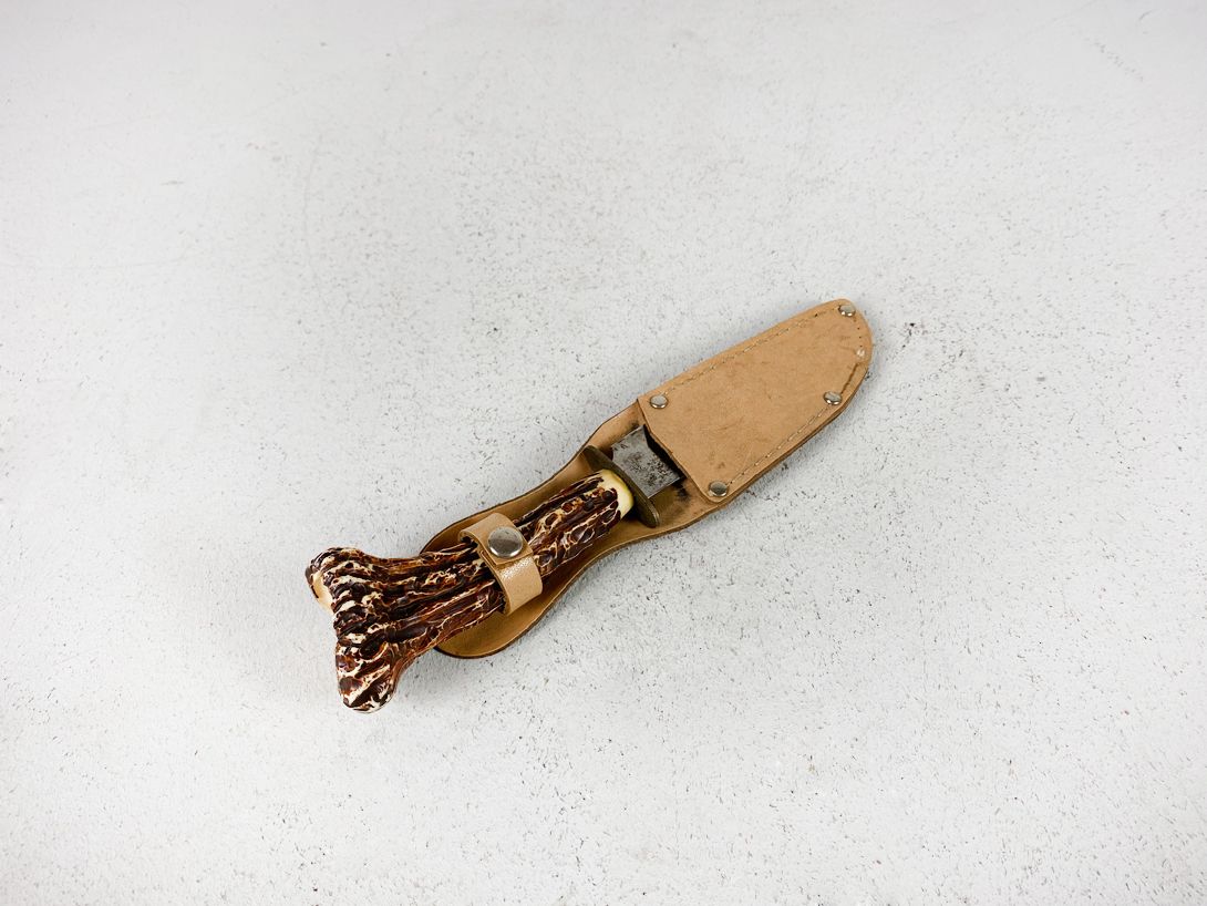 Foto Hunting Knife With Leather Sheath