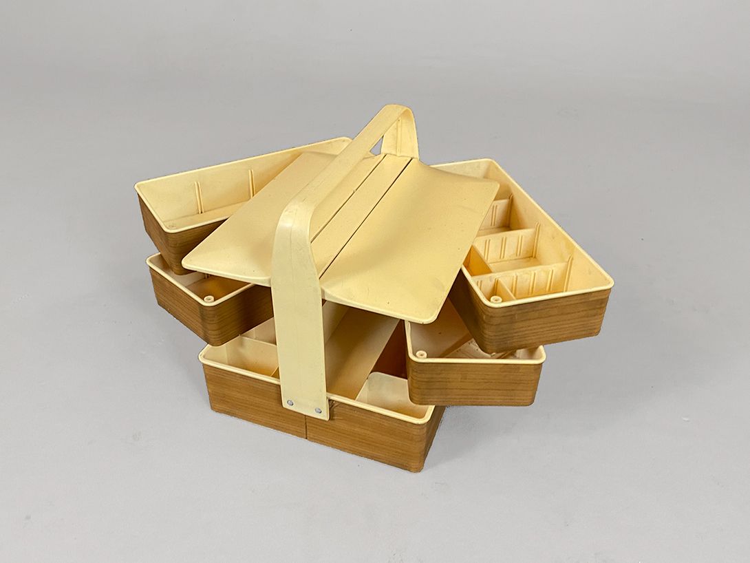 Foto Extendable Sewing Box